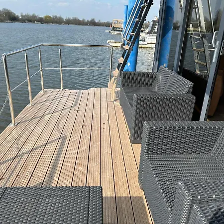 Hausboot La Mare Seeblick * Weyhe