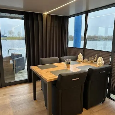 Hausboot La Mare Seeblick