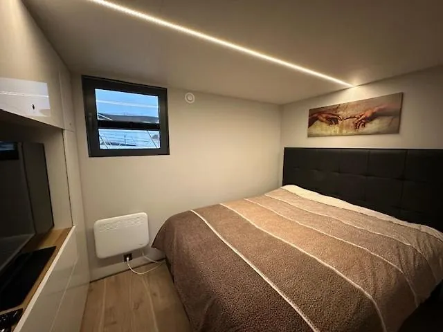 Hausboot La Mare Seeblick * Weyhe
