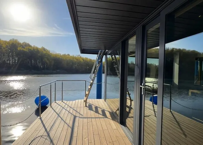 Hausboot La Mare Seeblick * Weyhe